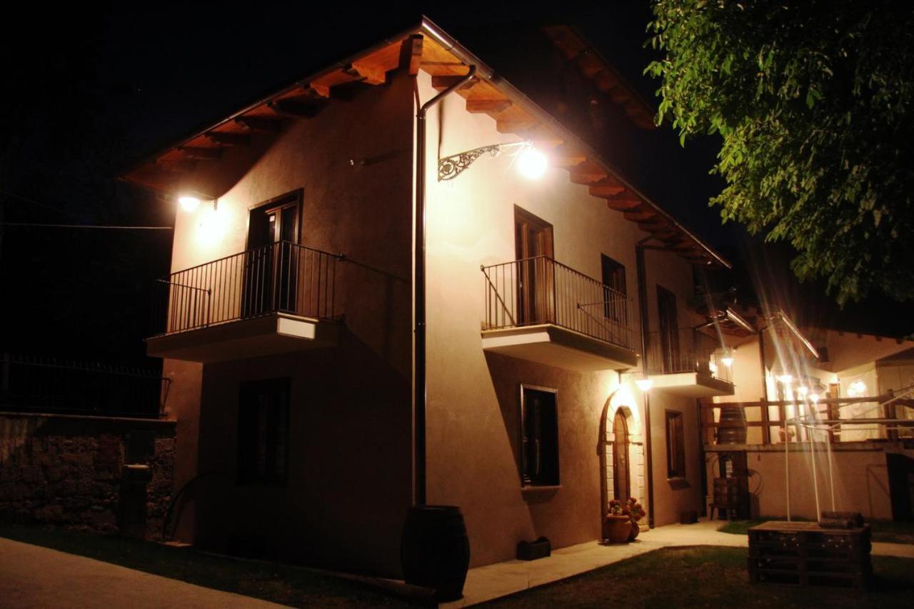 "Il Casaletto" Agriturismo Moderno, Vista Panoramica E Cibo Spettacolare- Scurcola Marsicana Exterior photo